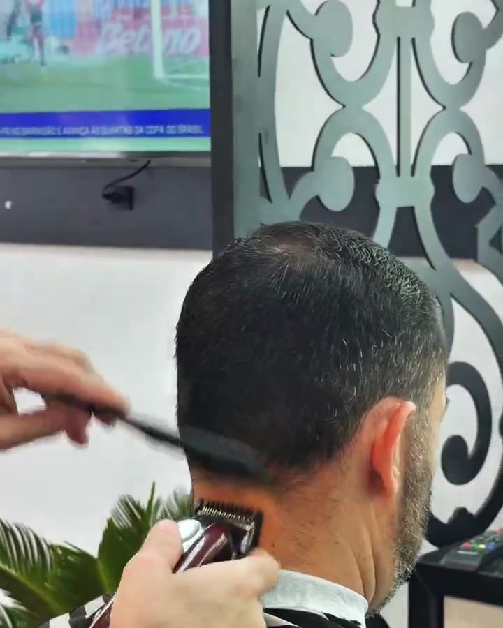 Máquina e acabamento